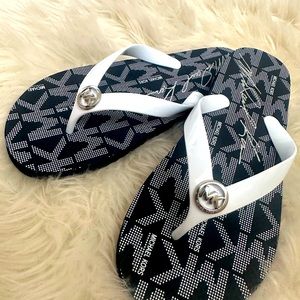 MICHAEL KORS
Michael Kors Flip-Flops - MK Logo